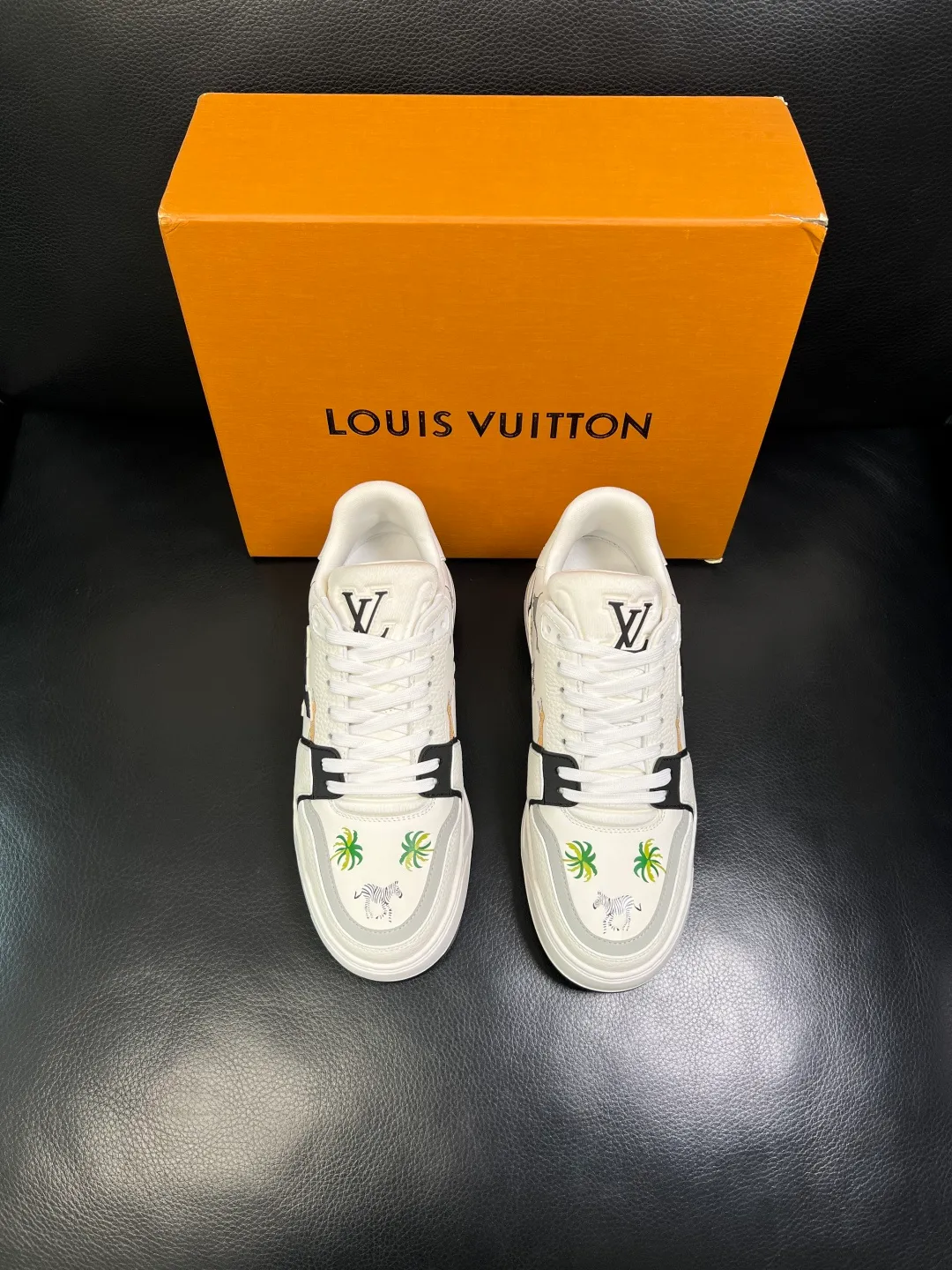 Men's shoes 💰 940 Lv high quality top crafts Louis Vuitton, sports sneakers counter synchronization, uppers imported from Italy, high-quality splicing colorful complex crafts, imported mesh pads soft and comfortable, soles: original soles specially provided by the original factory, T men's shoes 💰U exclusive movable molded soles super comfortable, original factory single goods, code number 39-44 (customized 38 45)